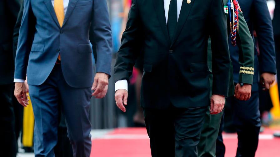 Guillermo Lasso asume la presidencia para sellar giro de Ecuador a la derecha