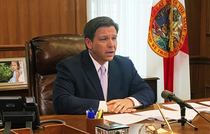 Gobernador de Florida enfrenta dilema entre economía y salud