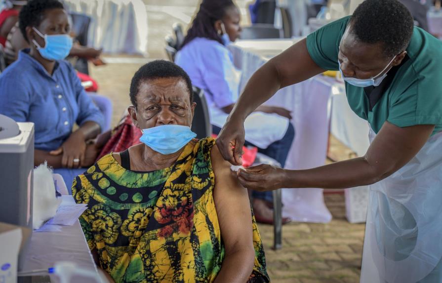 Escasean vacunas en África y otras de las zonas más pobres