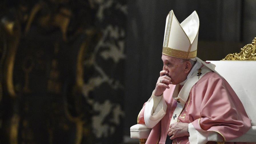 El Vaticano rechaza bendecir a parejas homosexuales