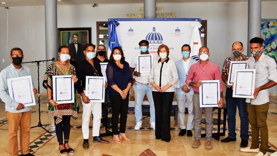 Ministerio de Cultura hizo entrega del Premio Nacional de Artesanía 2020
