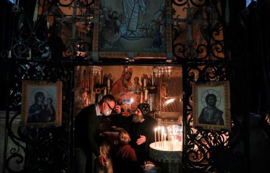 Un viacrucis concurrido conmueve a una Jerusalén apagada por la pandemia Un viacrucis concurrido conmueve a una Jerusalén apagada por la pandemia