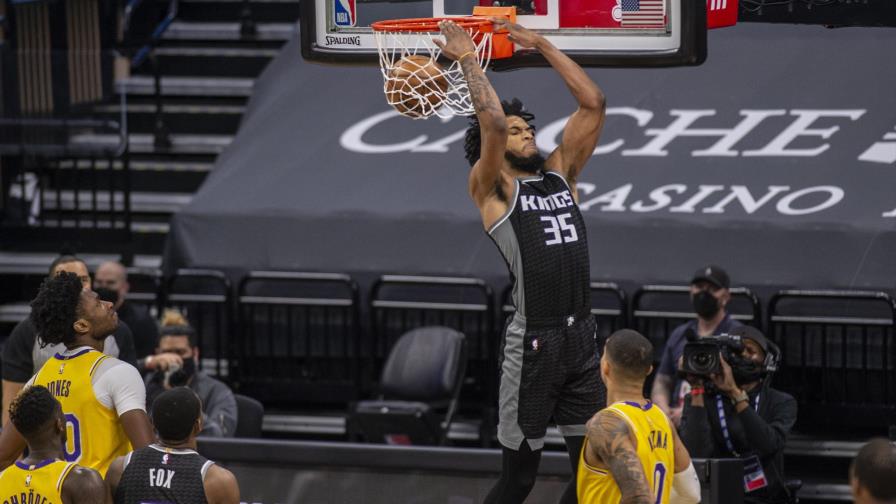 Kings vencen a unos Lakers plagados de bajas