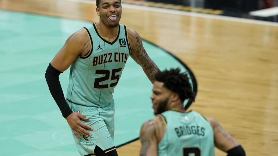 Bridges y Hornets reaccionan para superar a Cavs