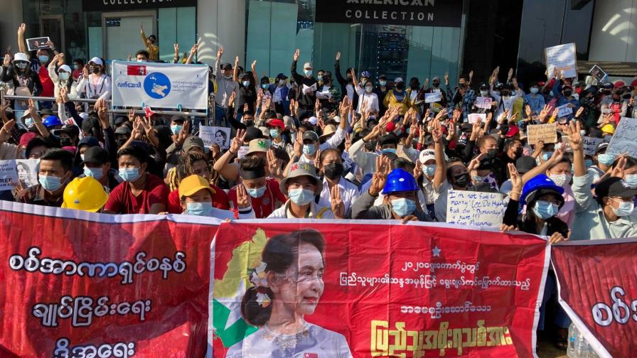 Myanmar: manifestantes protestan pese a violencia policial