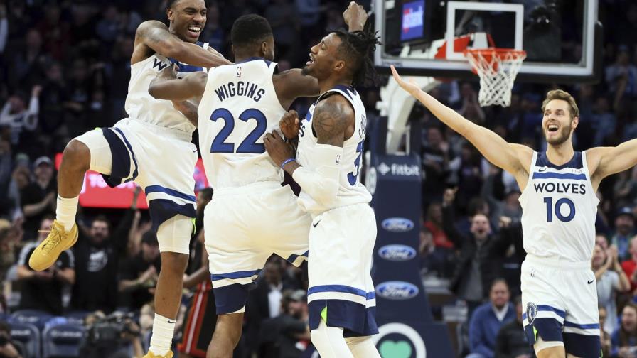 Karl-Anthony Towns anotó 23 con 11 rebotes y Wiggins lleva a Wolves a victoria