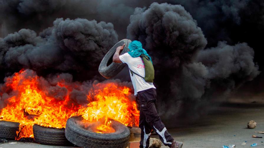 EE.UU. insta a los haitianos a hacer un esfuerzo en común para fortalecer la democracia 