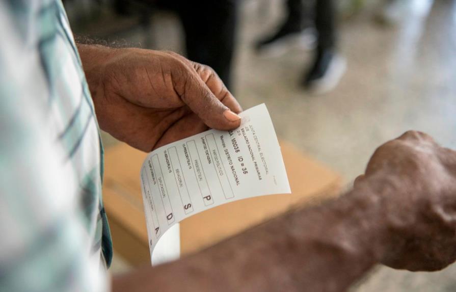 Junta Central Electoral decide auditar el 30% de los equipos usados en las primarias