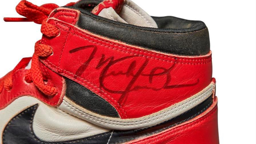 Unas Nike Air de Michael Jordan, vendidas por 560.000 dólares, rompen récords