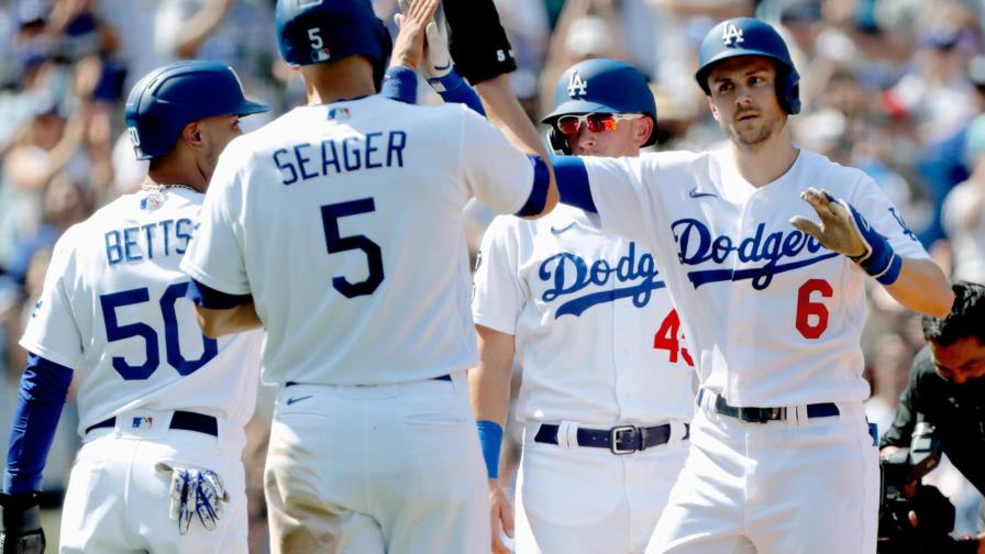 Turner gana título de bateo; Dodgers vencen a Cerveceros