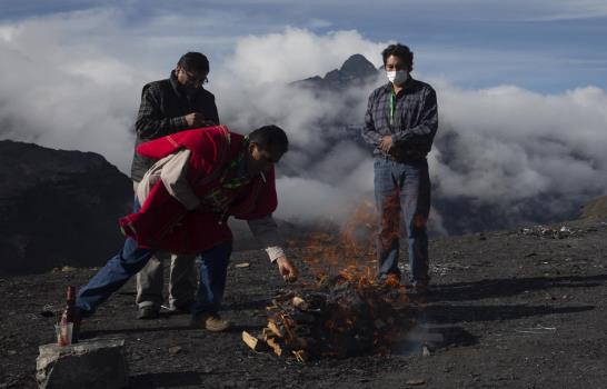 Bolivia ofrenda a la Pachamama para vencer a la pandemia