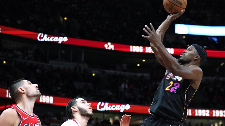 Miame doblega 107-104 a Bulls; Lowry  logra 19 tantos