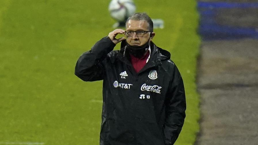 Por cirugía, Martino se pierde 2 partidos con México