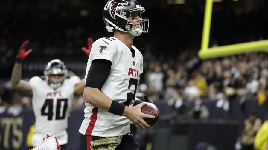Ryan suma 3 TDs y Falcons derrotan 27-25 a Saints