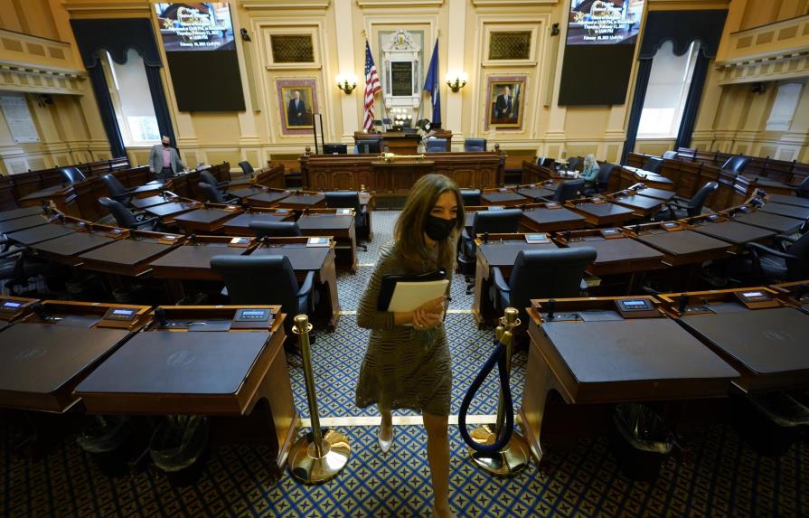 Legisladores de Virginia se adaptan al trabajo vía Zoom
