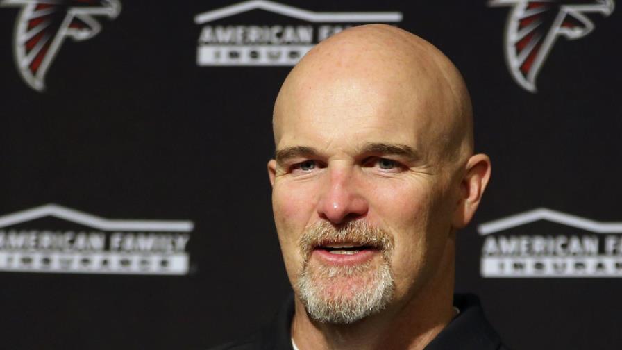 En una extraña pretemporada, Dan Quinn acepta el reto