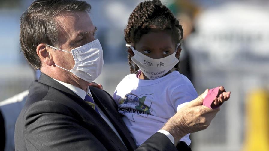 Brasil: Bolsonaro niega proteger a familiares de pesquisas