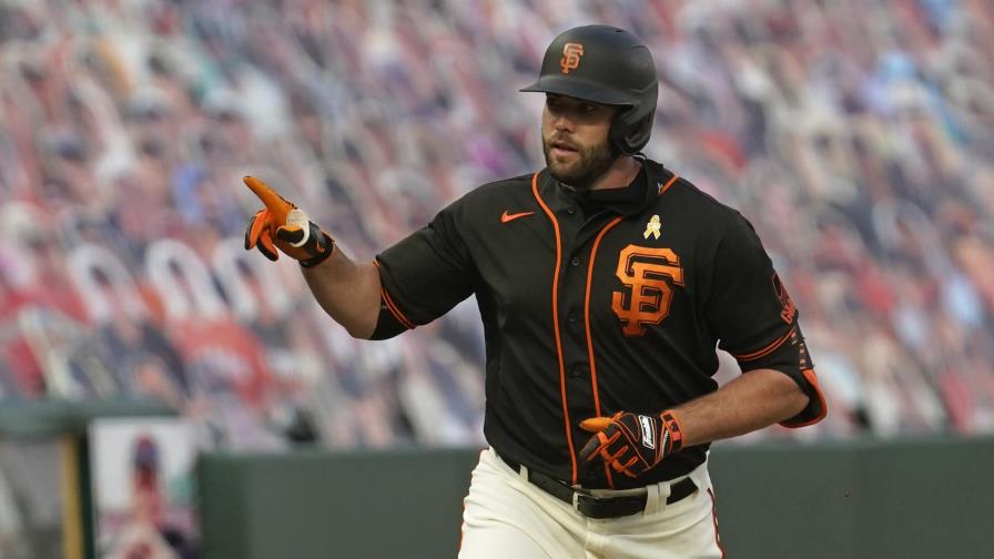 Gigantes aguan la visita de Bumgarner y ganan a Arizona 4-3