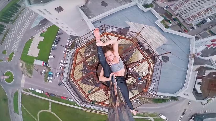 VÍDEO: Bailarina rusa realiza ‘performance’ en la cima de un edificio de 16 pisos