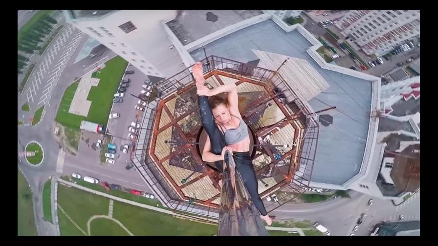 VÍDEO: Bailarina rusa realiza ‘performance’ en la cima de un edificio de 16 pisos VÍDEO: Bailarina rusa realiza ‘performance’ en la cima de un edificio de 16 pisos