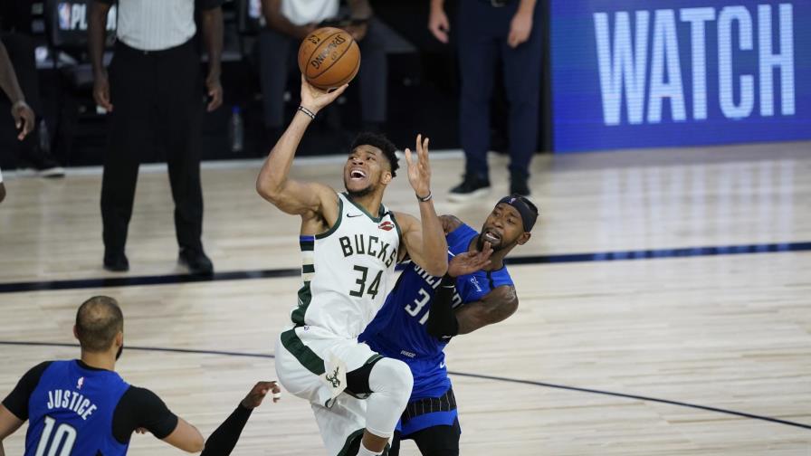 Bucks reaccionan, vencen a Magic y empatan serie Bucks reaccionan, vencen a Magic y empatan serie