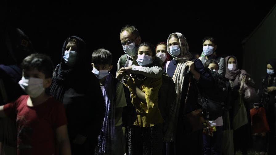 Vuelos de evacuación desde Kabul se reanudan tras atentados