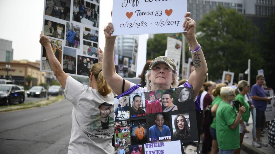 Acuerdo con fabricante de OxyContin enfurece a familiares