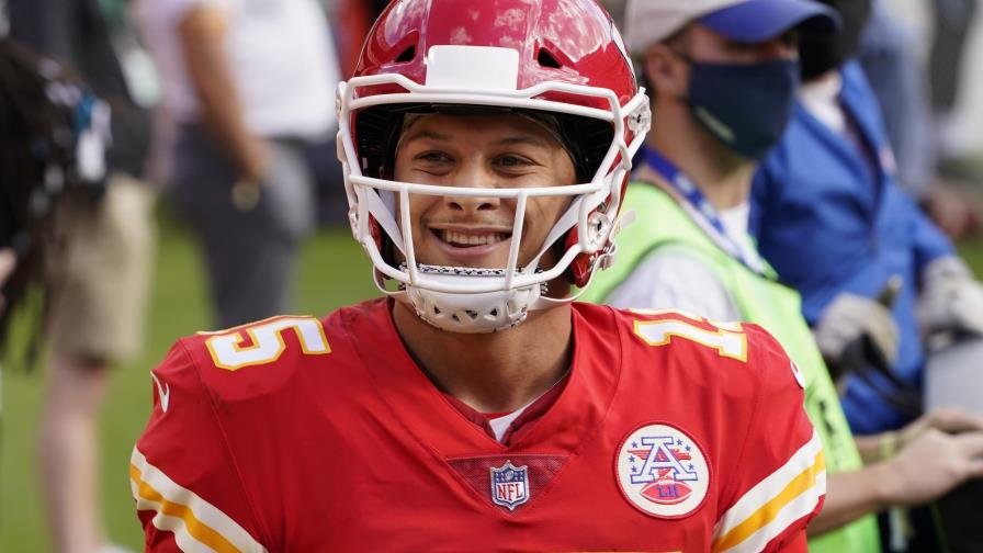 Chiefs escapan con victoria 33-31 ante Panthers