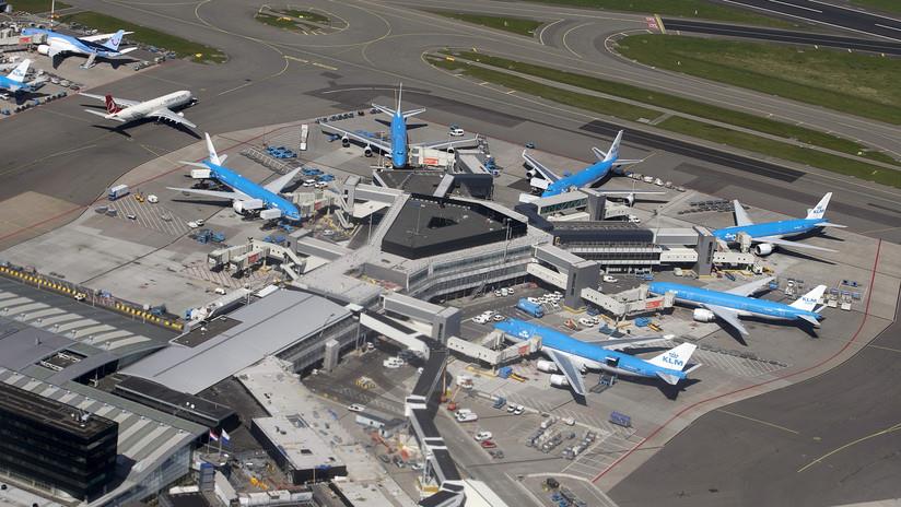 Dos aviones de pasajeros chocan en el aeropuerto Ámsterdam-Schiphol