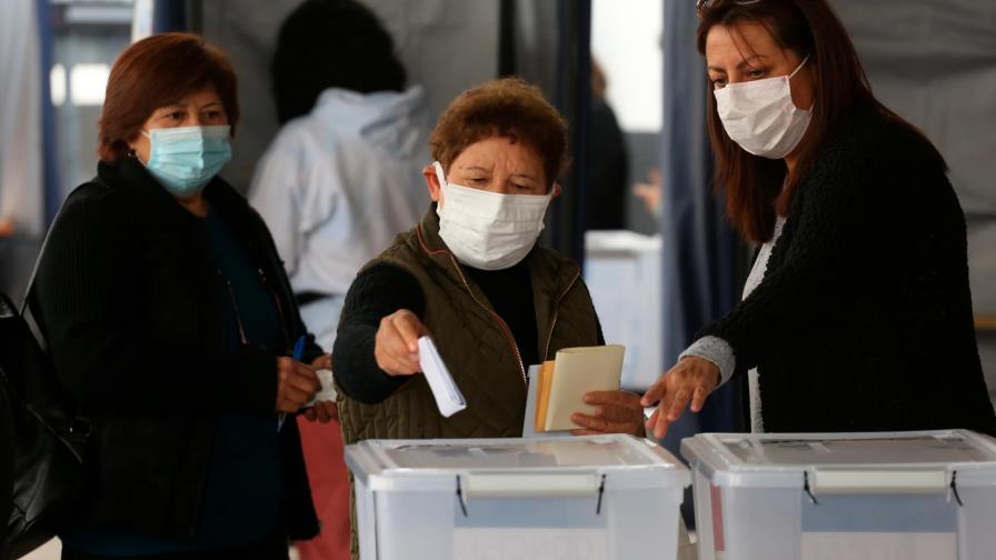 Chile concluye una histórica elección