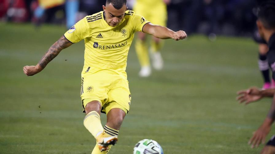 Bou anota en el descuento; Revolution avanza en playoffs