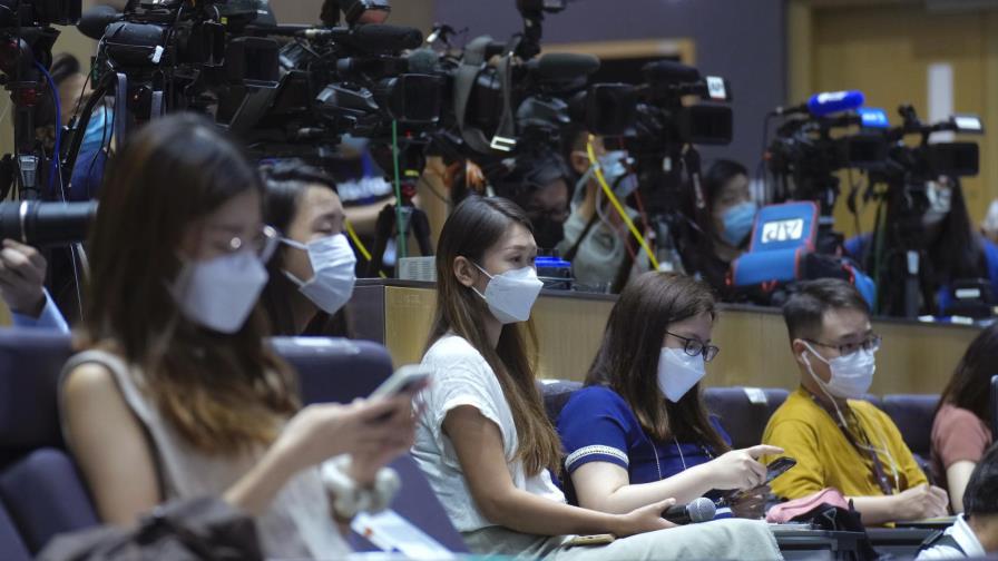 Hong Kong endurece restricciones a viajeros de 16 países