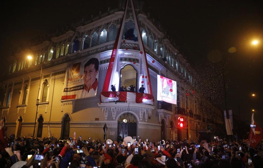 Tribunal proclama a Pedro Castillo como presidente de Perú