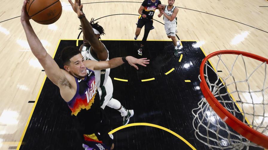 Booker espera recuperar su nivel en el tercer juego