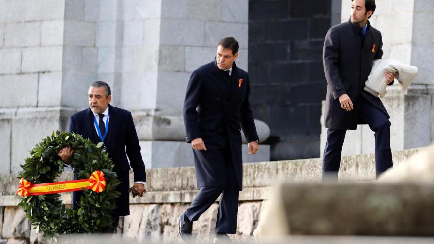 España inicia la exhumación del dictador Francisco Franco