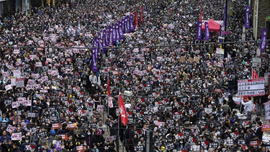 Virus paraliza protestas antigubernamentales en Hong Kong