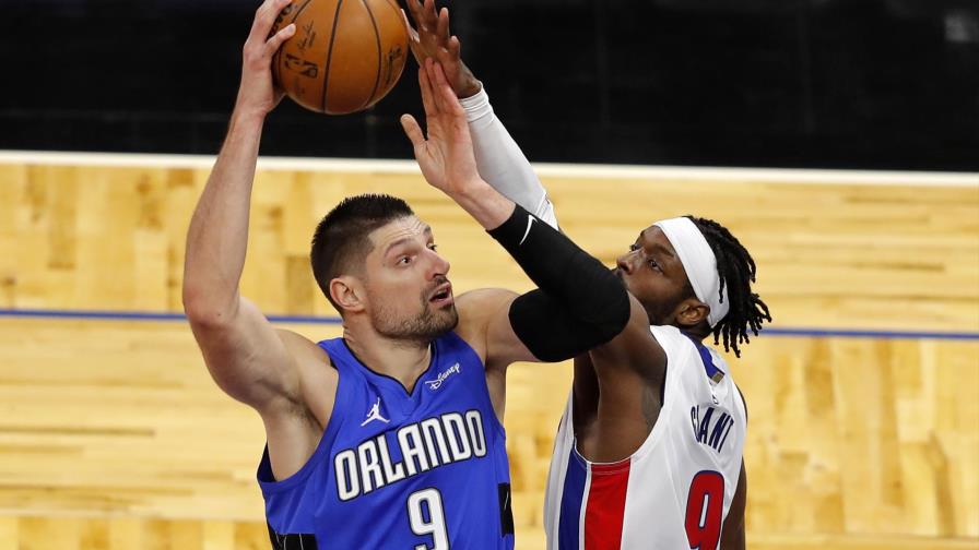 Con 37 puntos de Vucevic, Magic mantiene su buena racha
