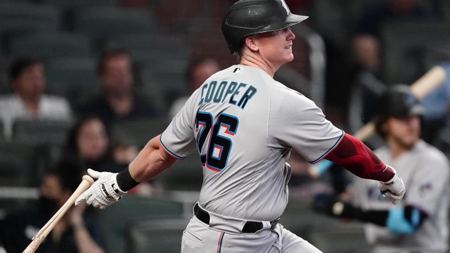 Cooper empuja 3; Marlins vencen a Bravos en 10 innings