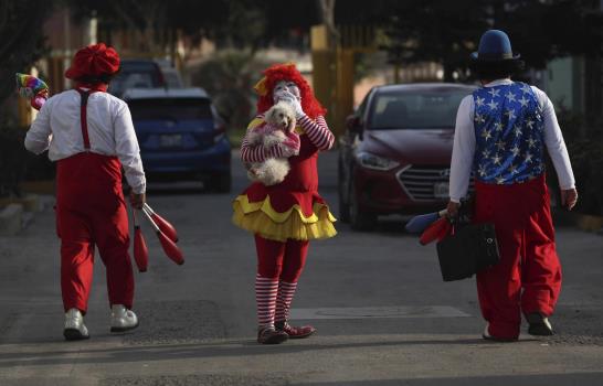 Perú: payasos se adaptan para sobrevivir a la pandemia Perú: payasos se adaptan para sobrevivir a la pandemia