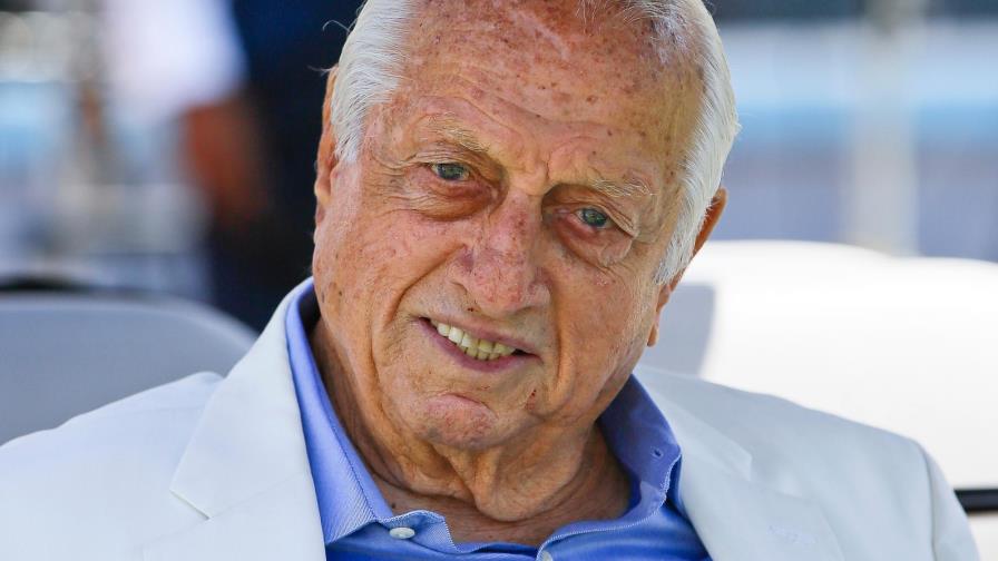 Lasorda vuelve a casa, tras pasar casi 2 meses en hospital