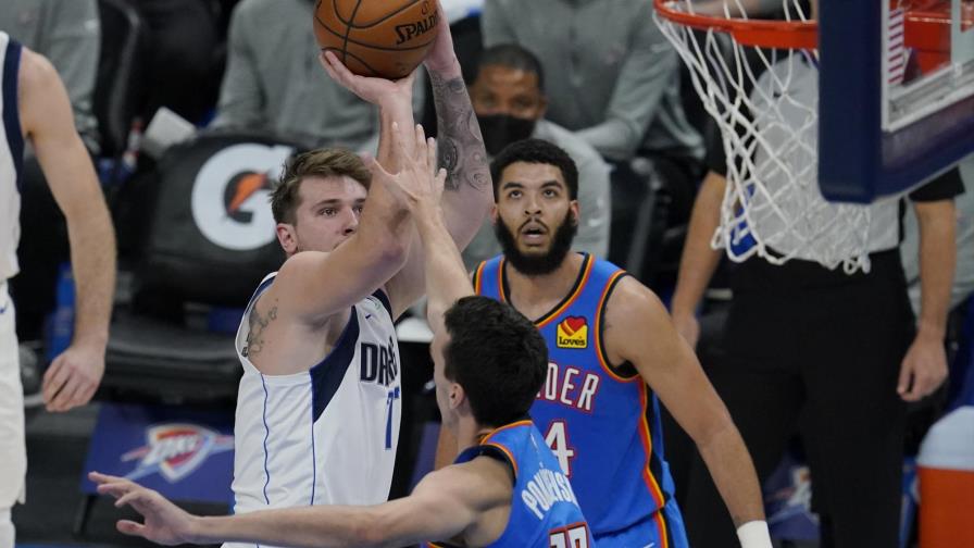 Doncic anota 25 puntos y Mavericks derrotan al Thunder