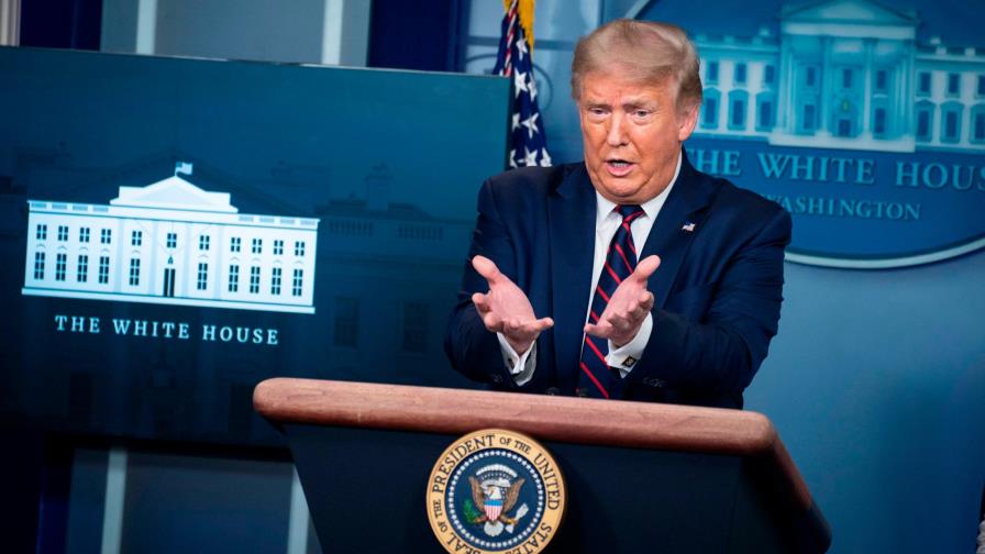 Trump advierte que la pandemia empeorará en EE.UU. e insiste en las máscaras