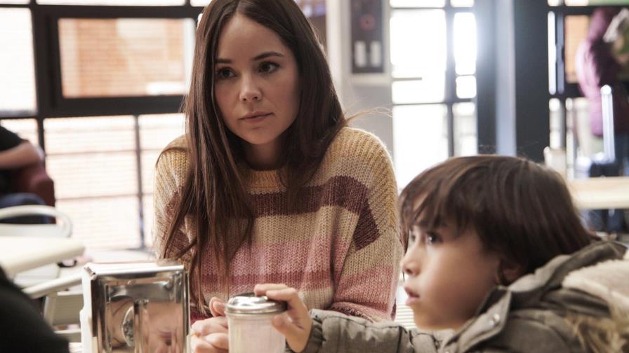 Camila Sodi y Dulce María suman fuerzas en “Falsa identidad” Camila Sodi y Dulce María suman fuerzas en “Falsa identidad”