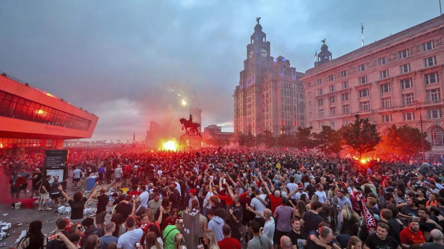 Liverpool condena conducta de aficionados en festejos