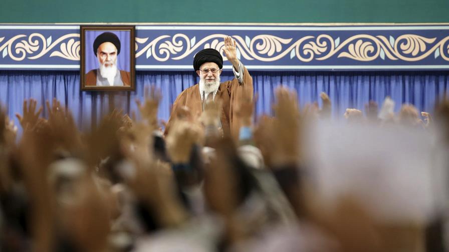 Líder iraní pide “misericordia islámica” hacia manifestantes