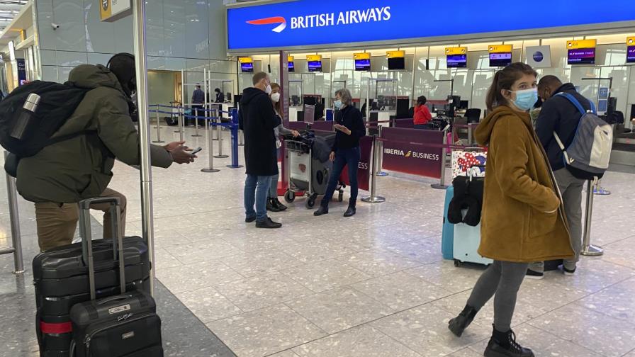 Algunos británicos no pueden ir a España por COVID o Brexit