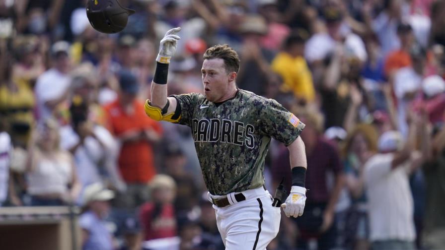 Padres ganan 4-3 a Astros con jonrón de Cronenworth