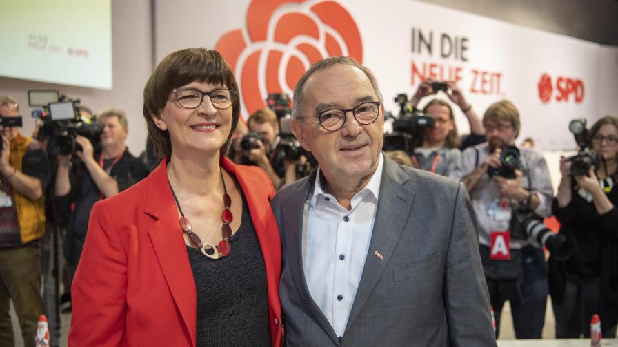 Partido de Merkel critica a socio por sus peticiones