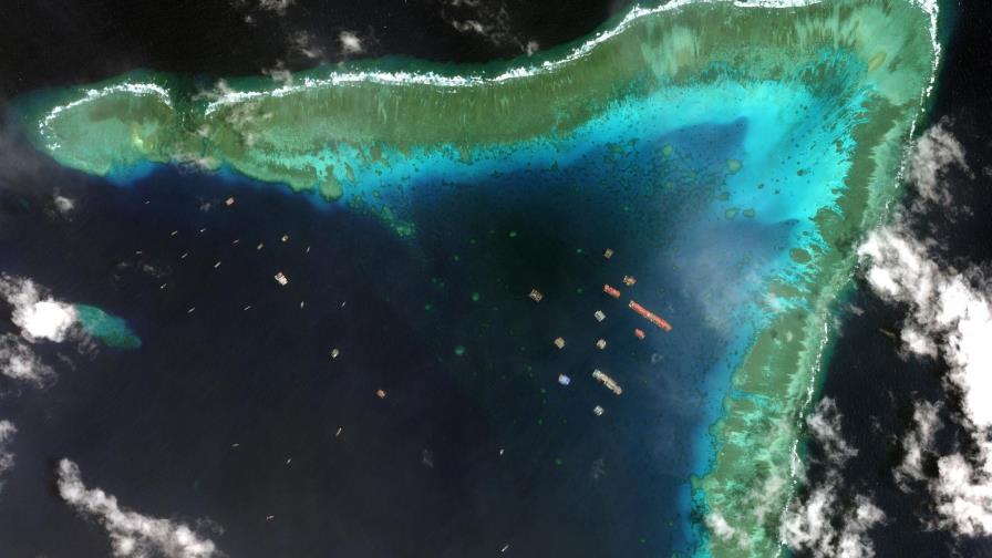 Filipinas exige salida de buques chinos de aguas disputadas