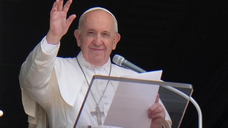 El papa Francisco, despierto tras su cirugía intestinal